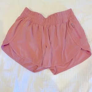 Lululemon mid rise tracker short 4” size 8